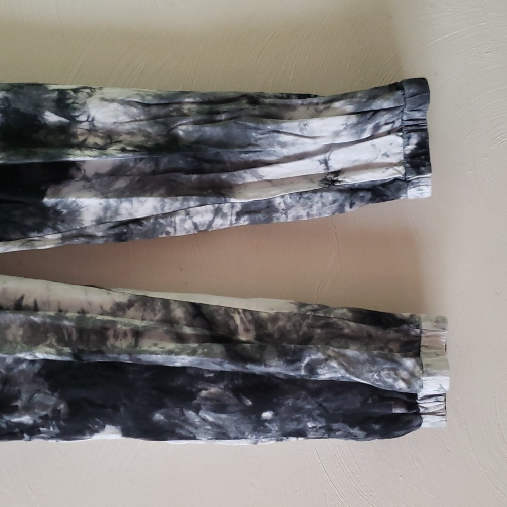 Joggers - Picture 2 of 2